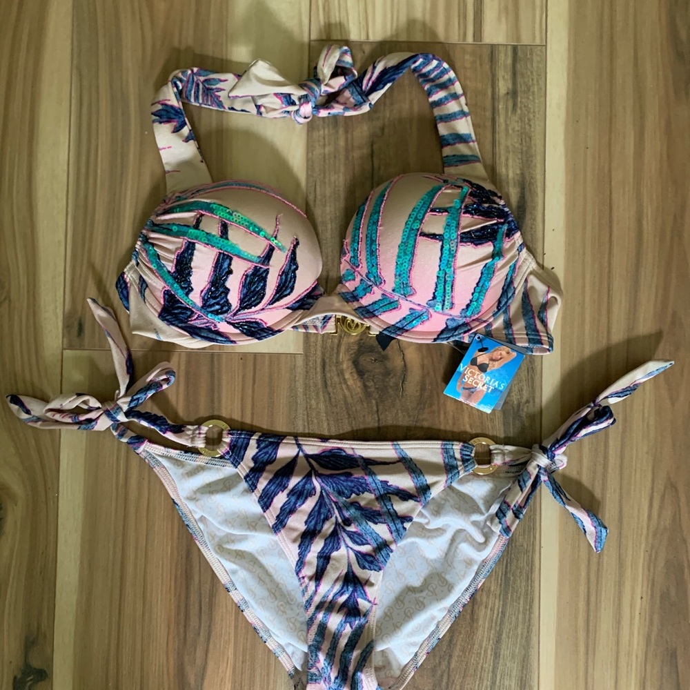 Victoria’s Secret Bombshell Bikini